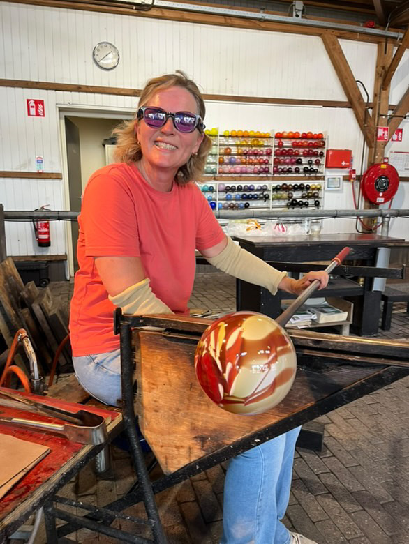 Glasblazerij Leerdam september 2029 - 15 september - assistent Frederik Rombach